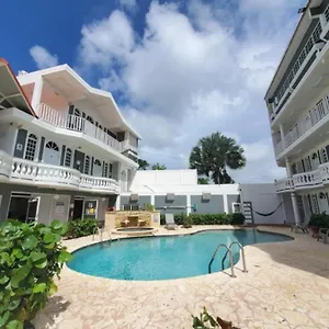 Hotel The Village